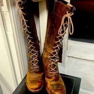 Gorgeous Frye Boots size 8